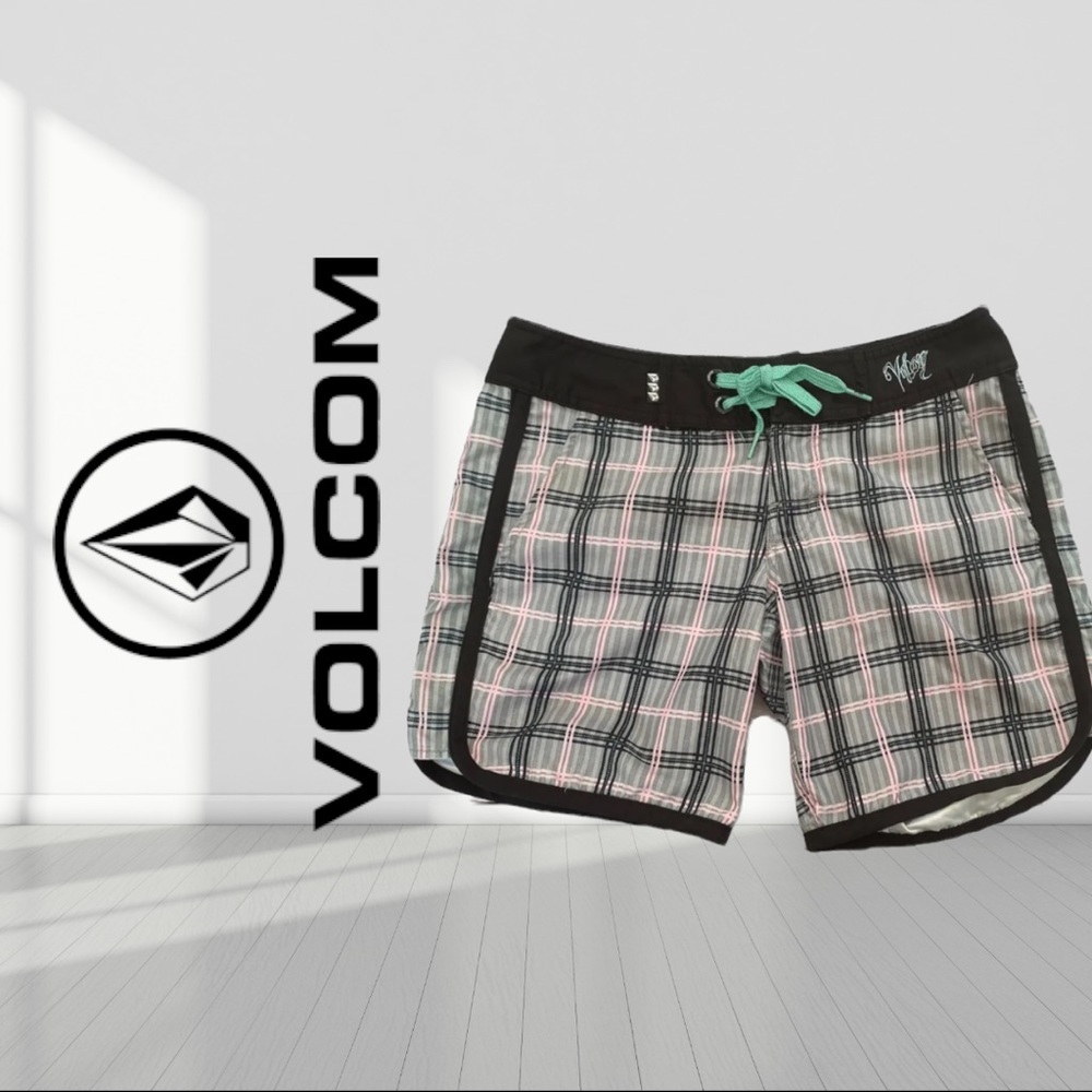 Woman Short Volcom